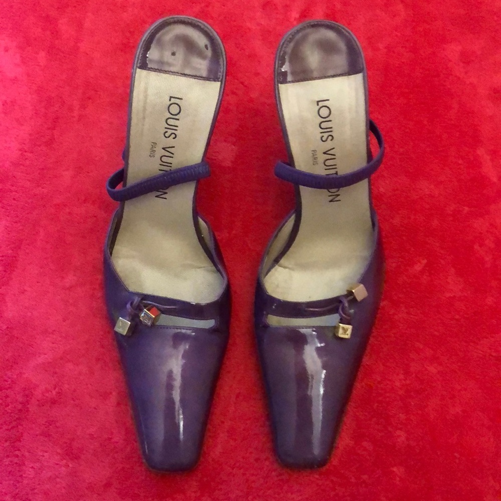 Louise Vuitton sling back in dark lavender